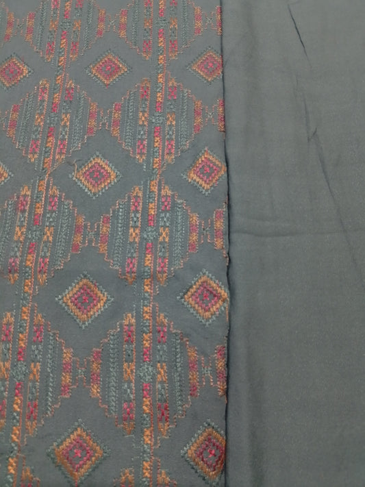 (R25-228) I Rahwaleen Embroidery Karandi Suit (3-Piece) | 🩶 GeoCharm Grey | Bareeze Prints