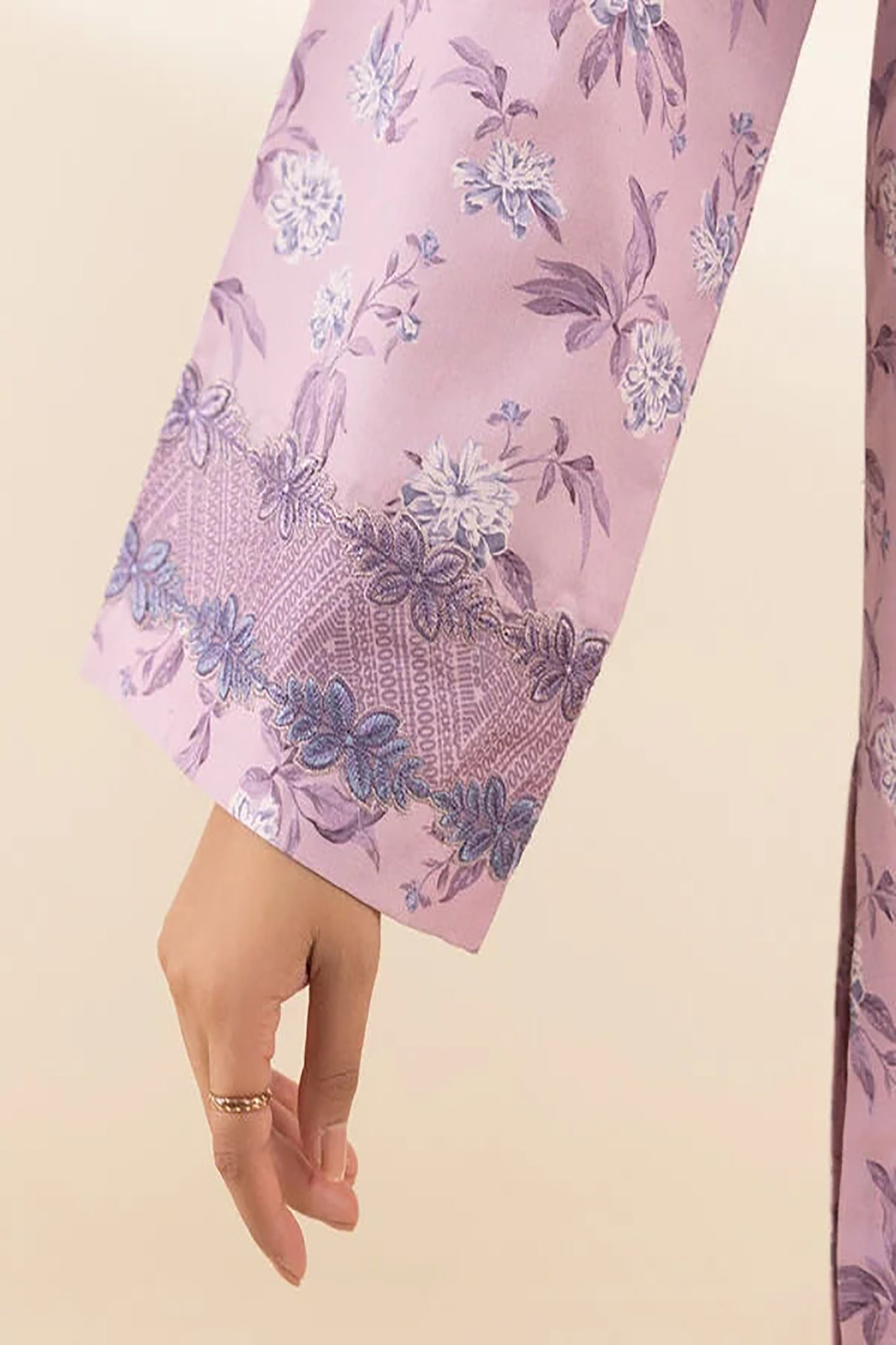 Rahwaleen Embroidery Lawn Suit (3-Piece) | SAPPHIRE Original | 💜 Orchid | (R25-163)