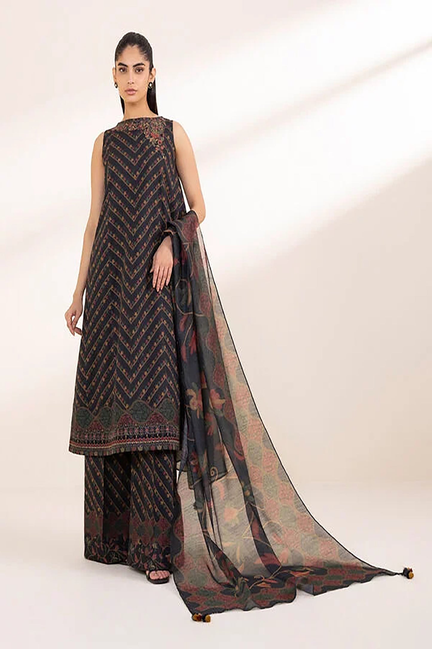 Rahwaleen Embroidery Lawn Suit (3-Piece) | SAPPHIRE Original | 🖤 Deep Multitone | (R25-164)