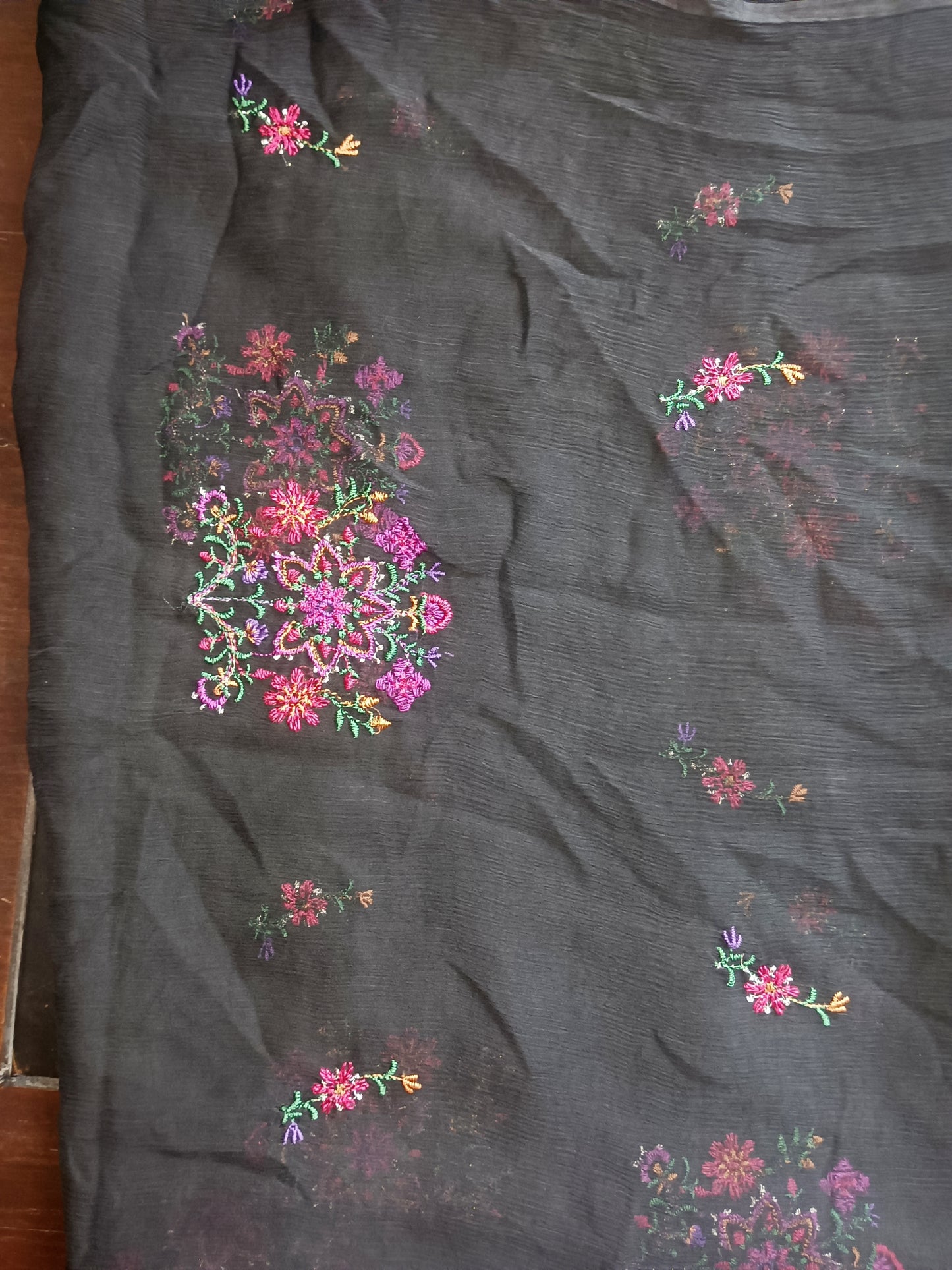 Rahwaleen Embroidery Lawn Suit (3-Piece) |🌹 Enchanted Night | (R25-077)