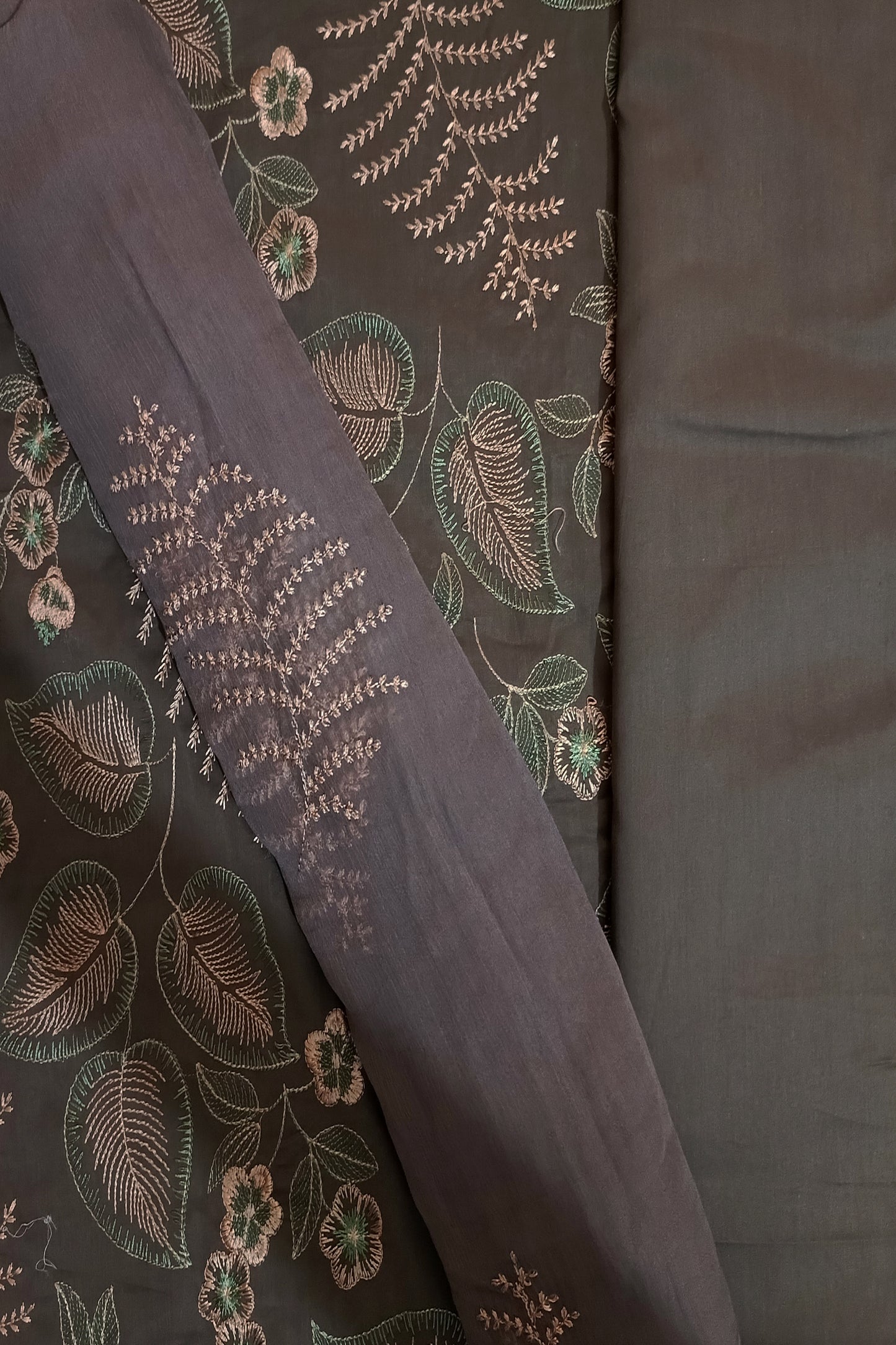 Rahwaleen Embroidered Lawn Suit (3-Piece) | 🍫 Chocolate Bloom | (R25-156)