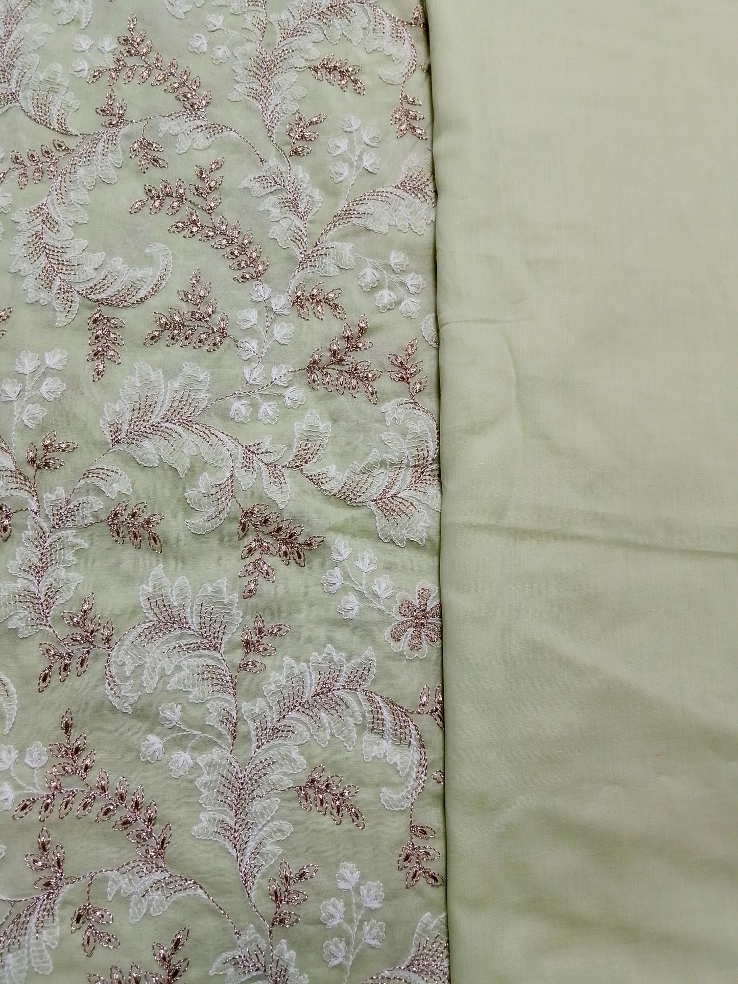 Rahwaleen Embroidered Lawn Suit (3-Piece) | 🌿 Pistachio Bloom | (R25-161)