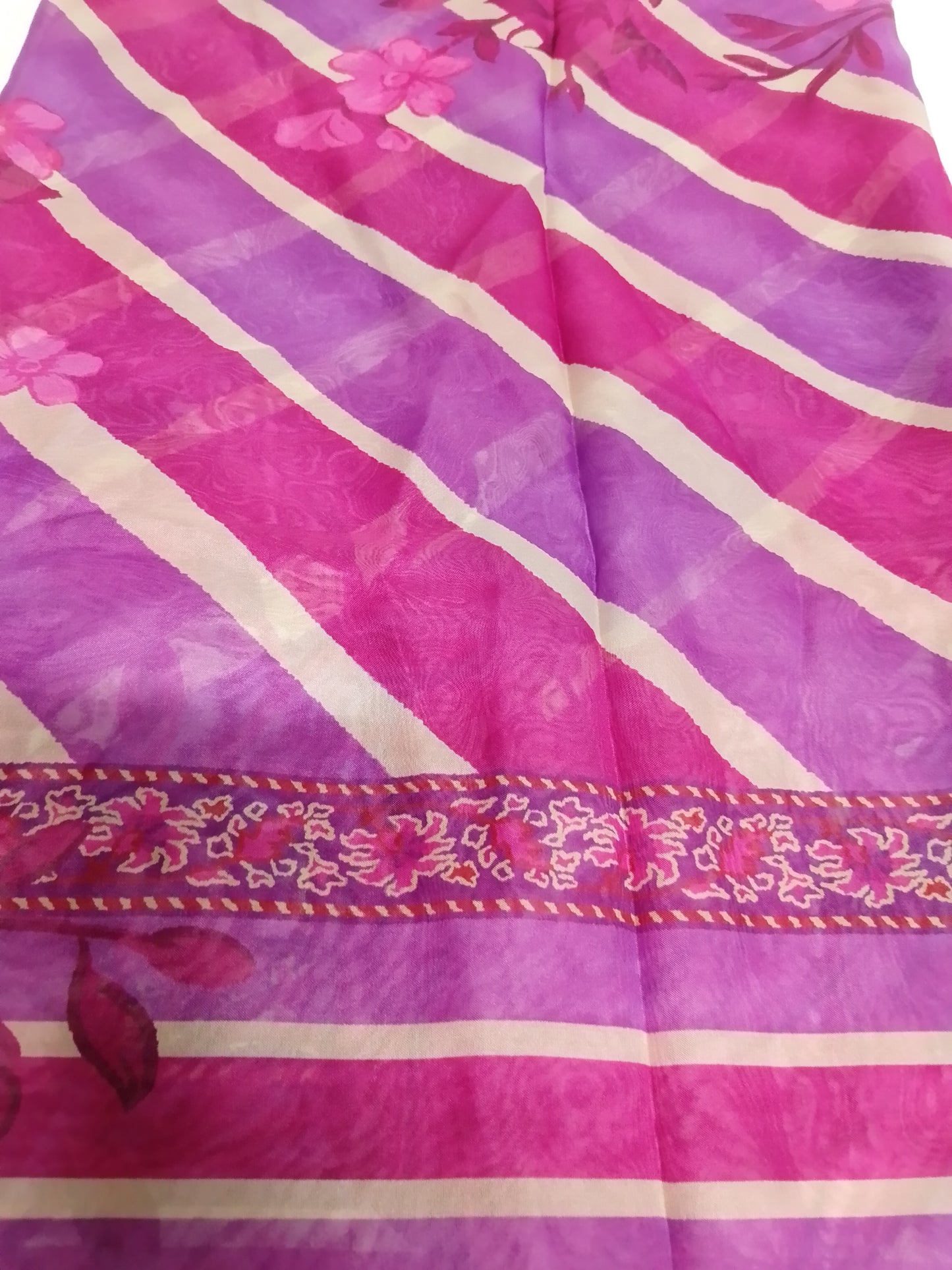 Rahwaleen Embroidery Lawn Suit (3-Piece) | SAPPHIRE Original | 🌸 Blush Petal | (R25-167)