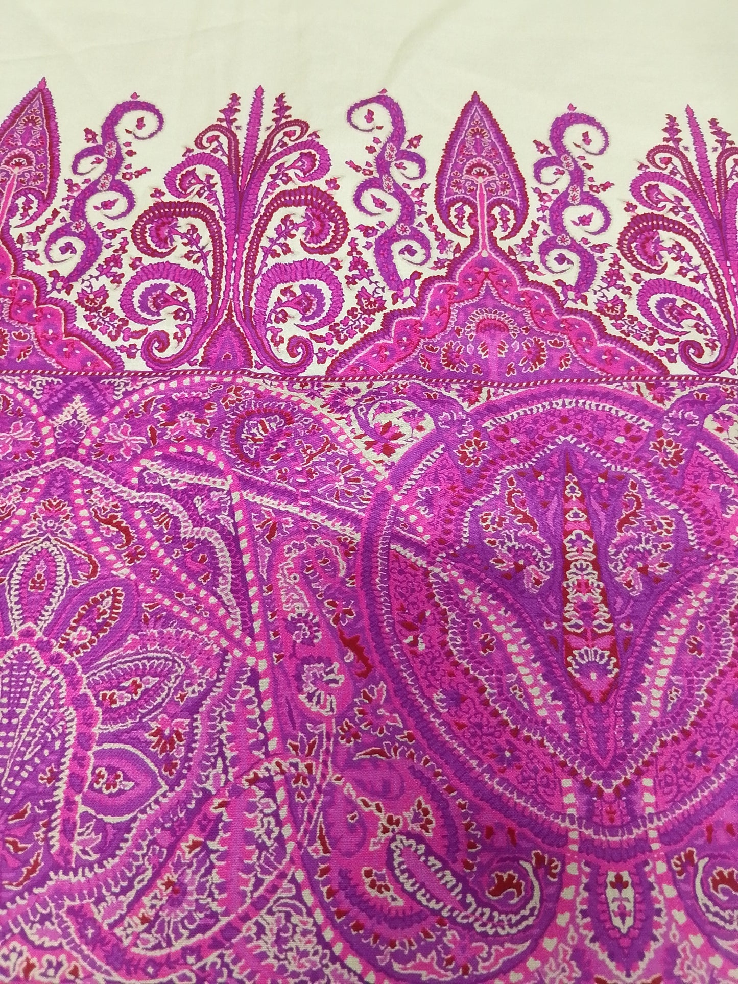 Rahwaleen Embroidery Lawn Suit (3-Piece) | SAPPHIRE Original | 🌸 Blush Petal | (R25-167)