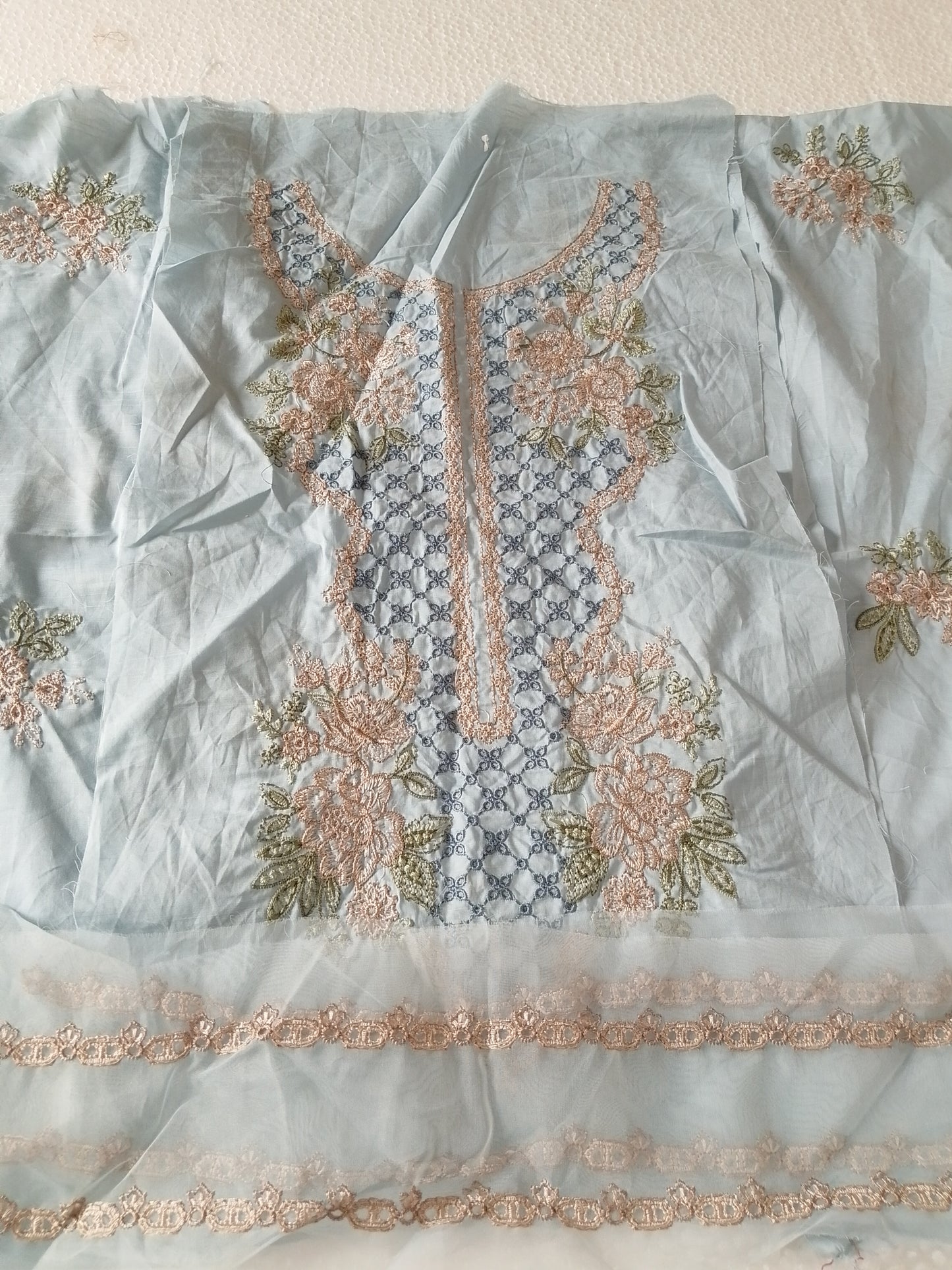 Rahwaleen Embroidery Lawn Suit (3-Piece) | SAPPHIRE Original | 🌬️ Sky Mist | (R25-165)