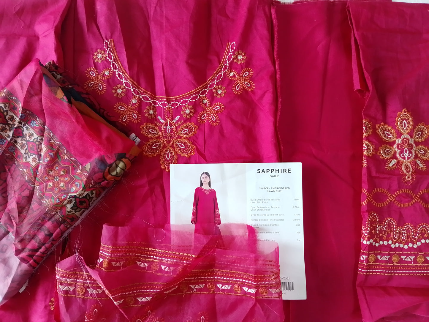 Rahwaleen Embroidery Lawn Suit (3-Piece) | SAPPHIRE Original | 🌺 Rosewood | (R25-166)