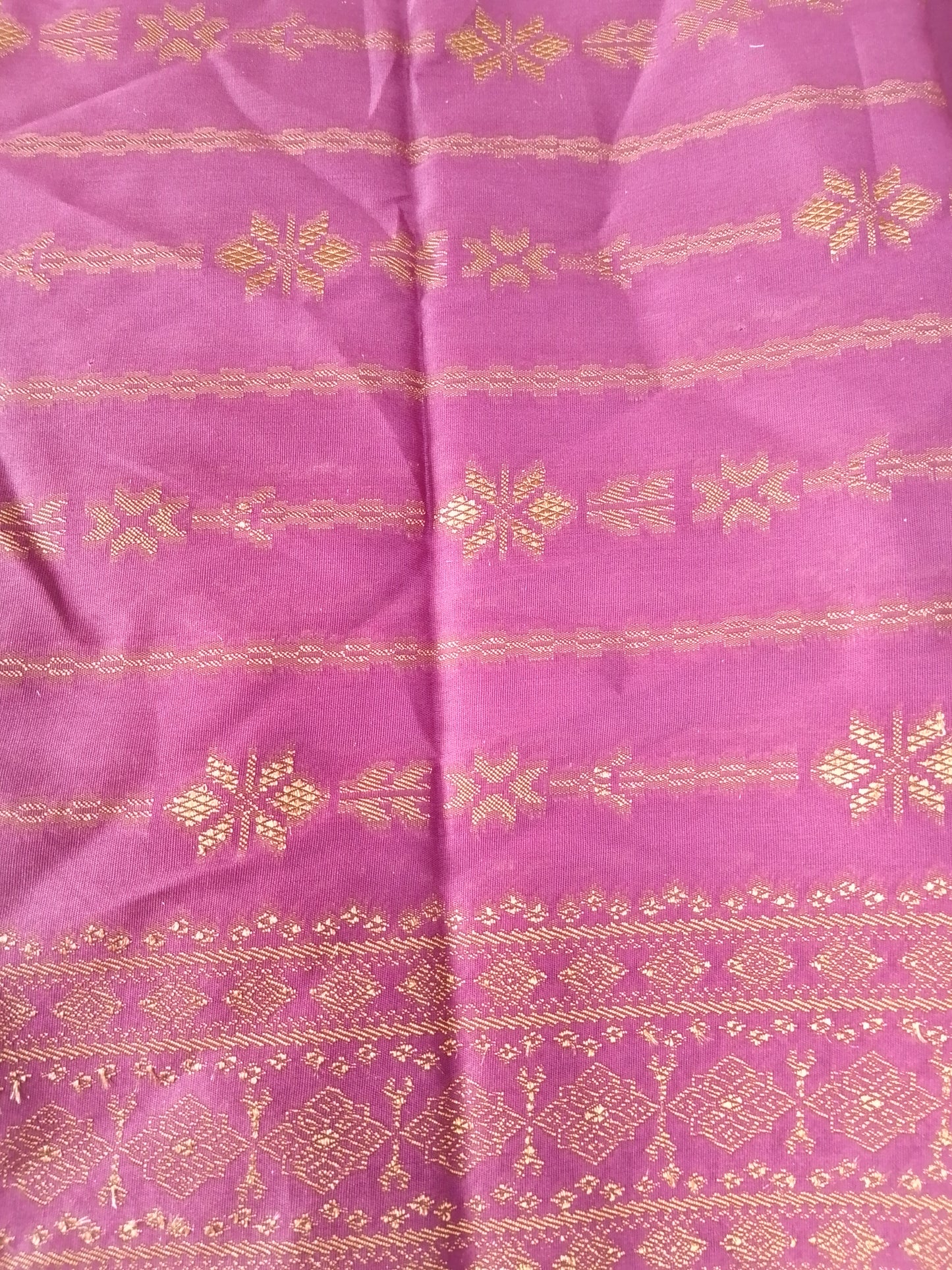 Rahwaleen Embroidery Lawn Suit (3-Piece) | SAPPHIRE Original | ✨💜 Golden Lavender | (R25-172)