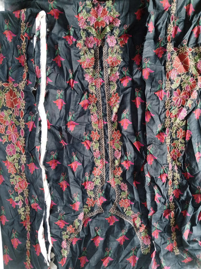 Rahwaleen Embroidery Lawn Suit (3-Piece) | SAPPHIRE Original | 🌸🖤 Midnight Bloom | (R25-173)