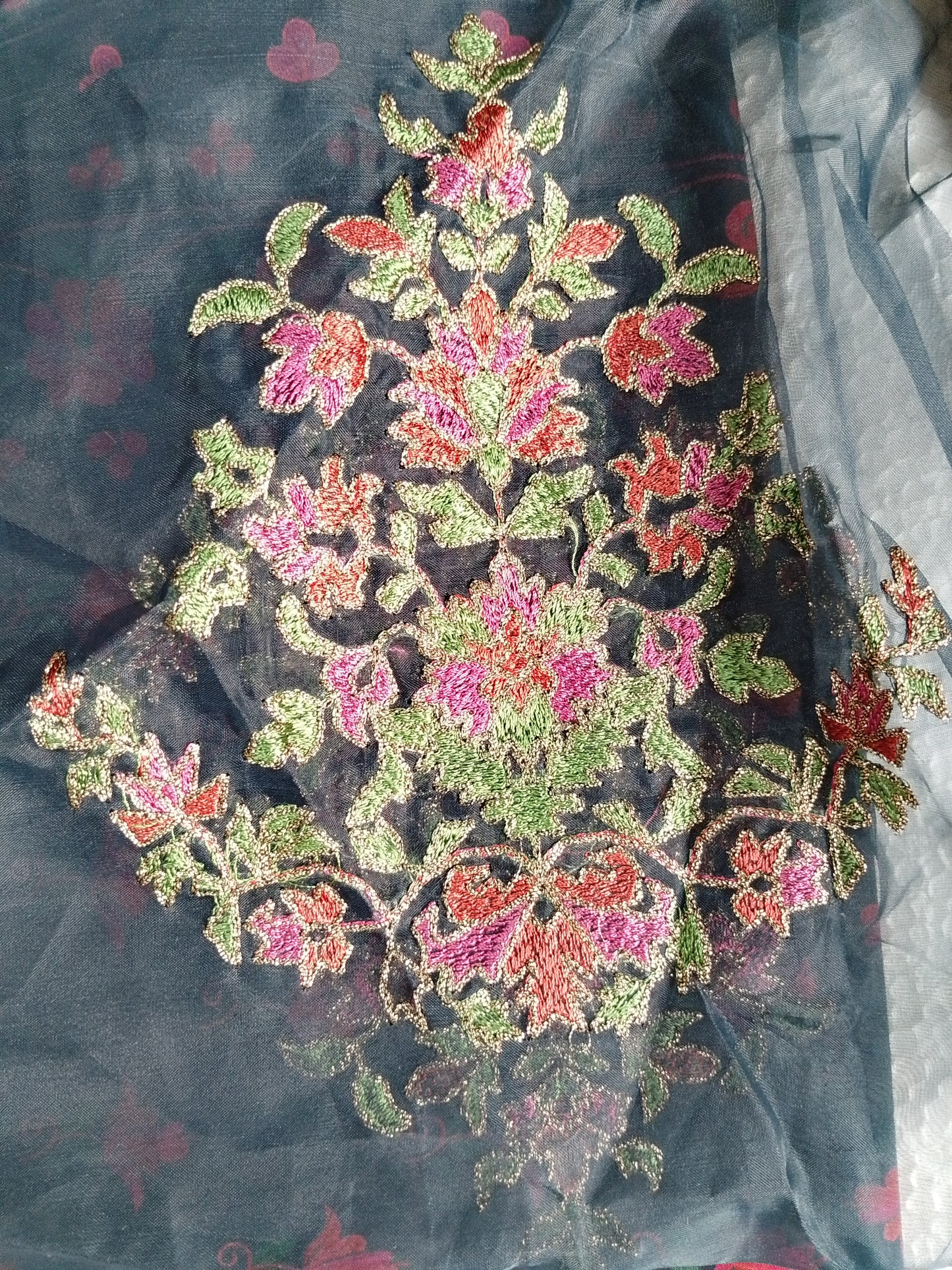 Rahwaleen Embroidery Lawn Suit (3-Piece) | SAPPHIRE Original | 🌸🖤 Midnight Bloom | (R25-173)