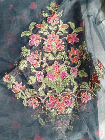 Rahwaleen Embroidery Lawn Suit (3-Piece) | SAPPHIRE Original | 🌸🖤 Midnight Bloom | (R25-173)