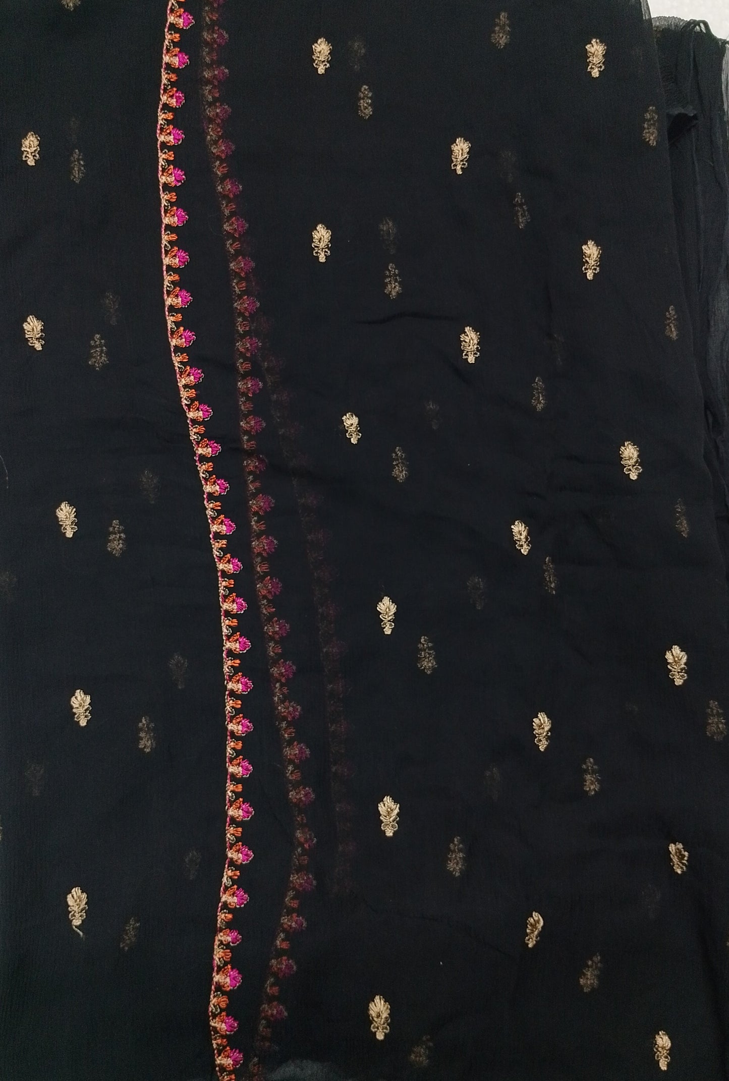 (R25-213) | Rahwaleen Embroidered Karandi Suit (3-Piece) | 🖤 Floral Elegance | Bareeze Prints