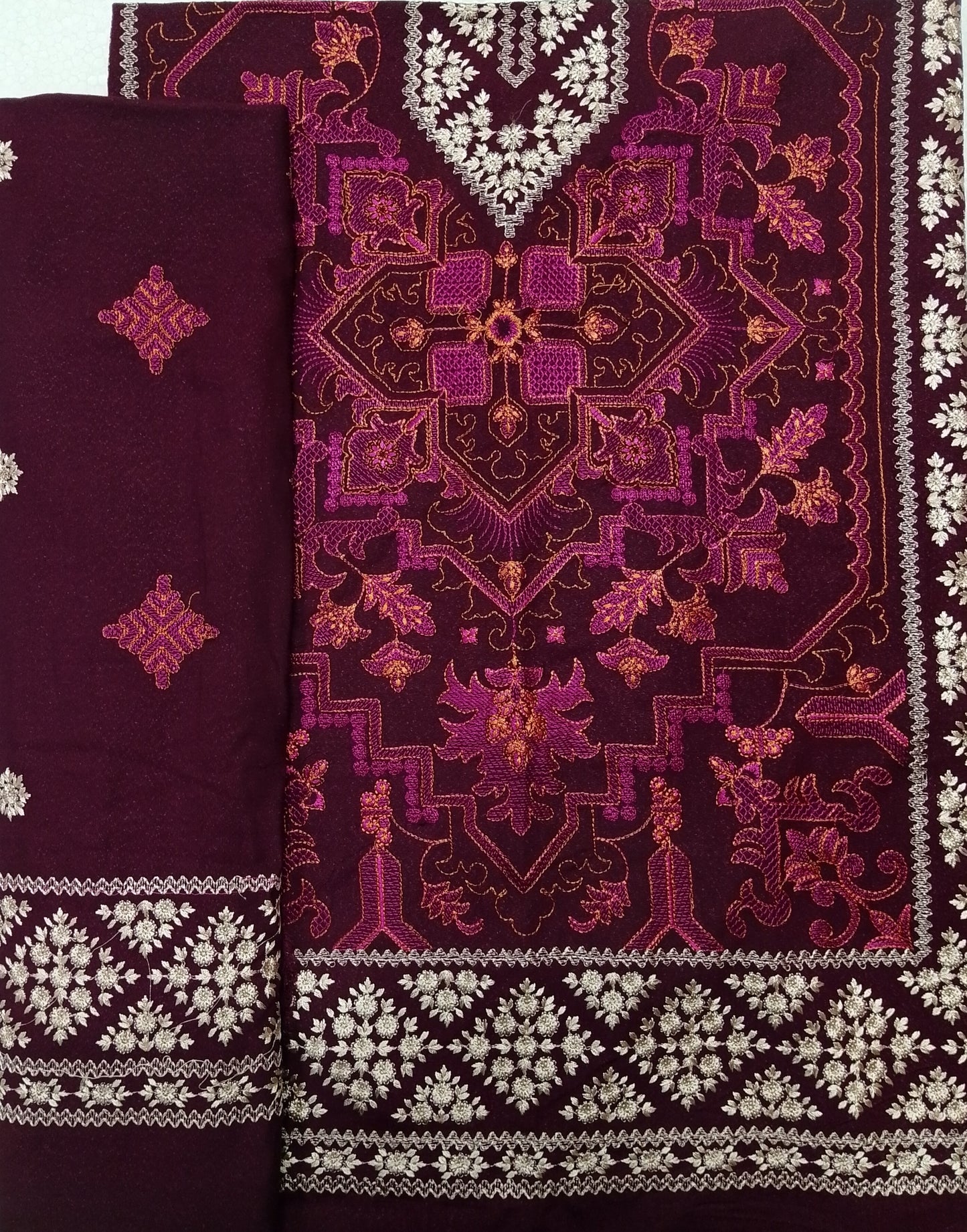 (R25-214) || Rahwaleen Embroidered Karandi Suit (3-Piece) | 🍷 Regal Bloom | Bareeze Prints