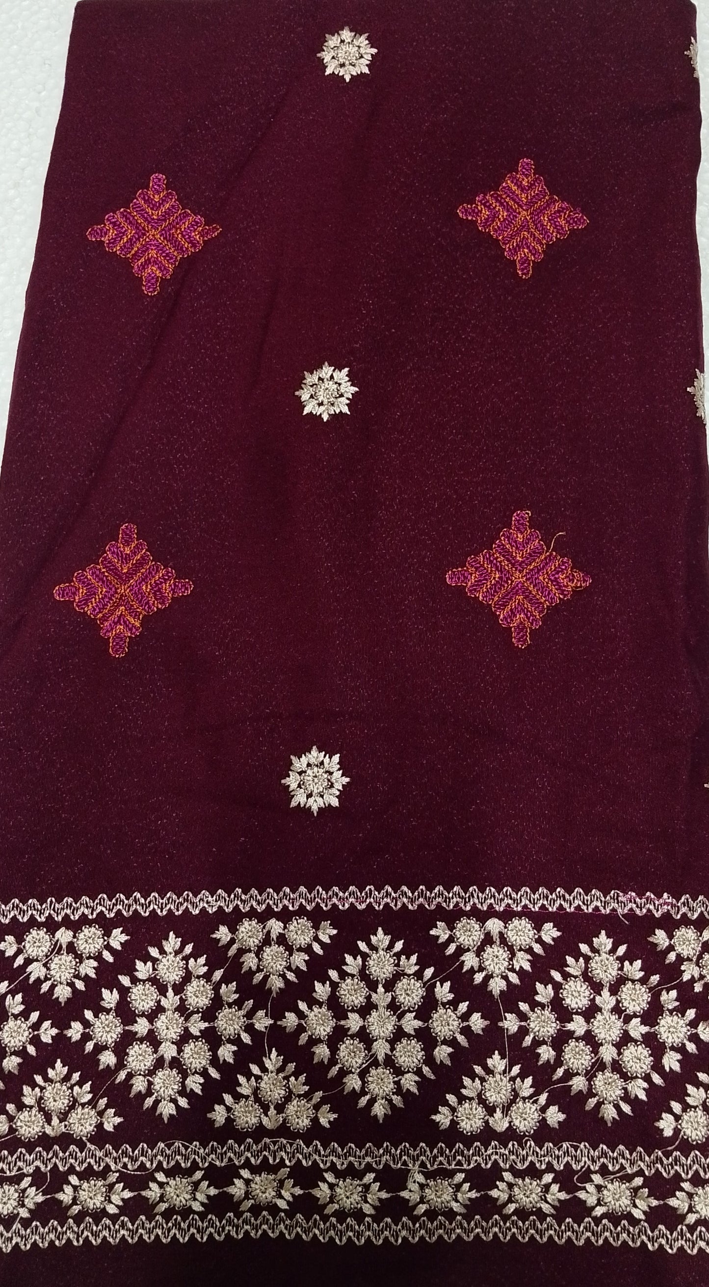 (R25-214) || Rahwaleen Embroidered Karandi Suit (3-Piece) | 🍷 Regal Bloom | Bareeze Prints