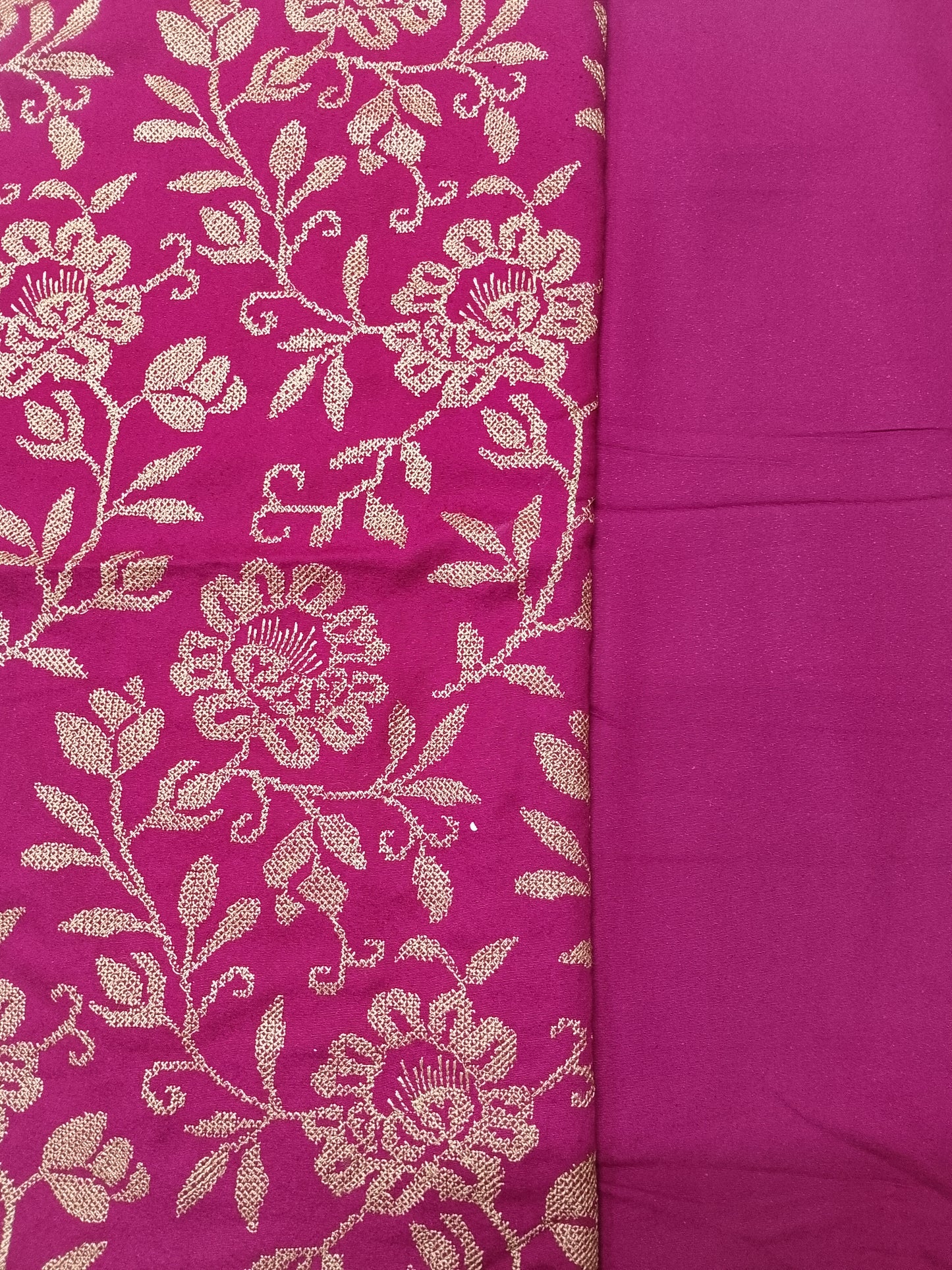 (R25-221) I Rahwaleen Embroidery Karandi Suit (3-Piece) | 🌺 Rosewood Glow | Bareeze Prints