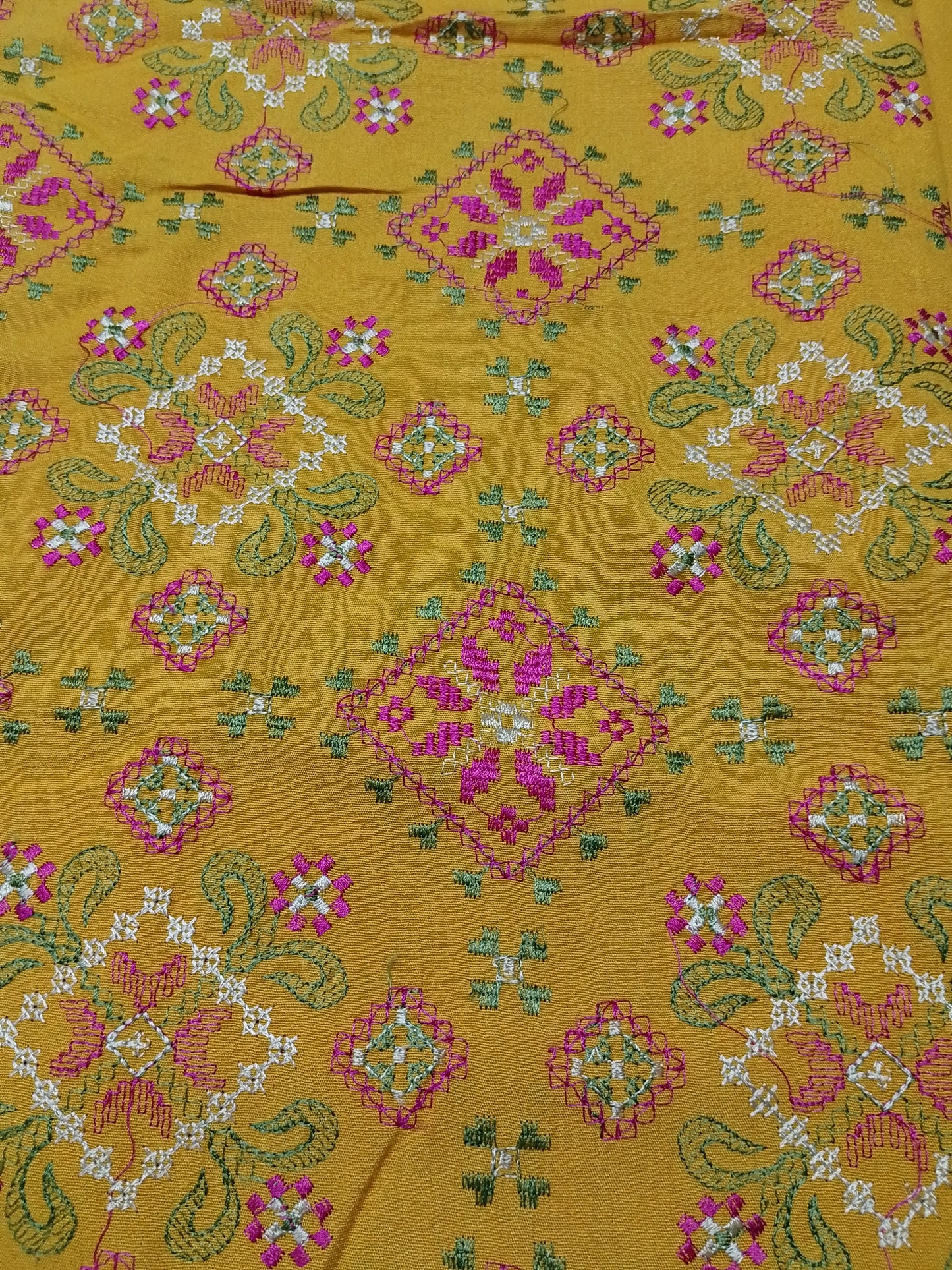 (R25-224) I Rahwaleen Embroidery Karandi Suit (3-Piece) | 💛 Golden Bloom | Bareeze Prints