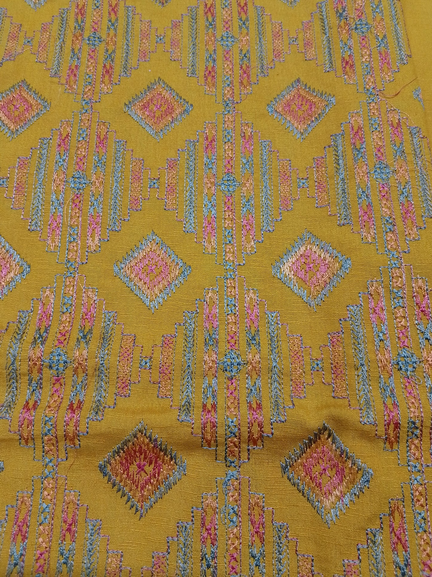 (R25-225) I Rahwaleen Embroidery Karandi Suit (3-Piece) | 🌼 Sunshine Grace | Bareeze Prints