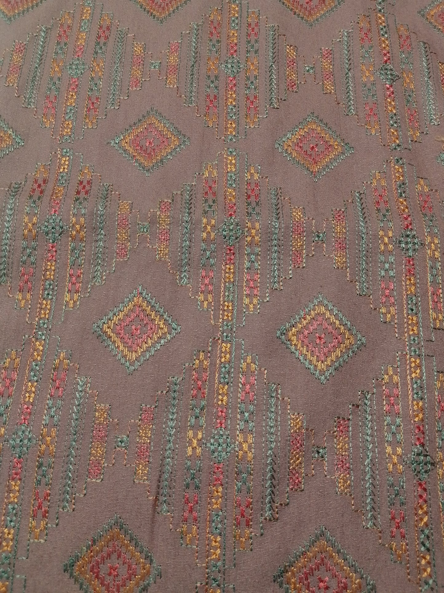 (R25-227) I Rahwaleen Embroidery Karandi Suit (3-Piece) | 🌸 Mauve Grace shade | Bareeze Prints