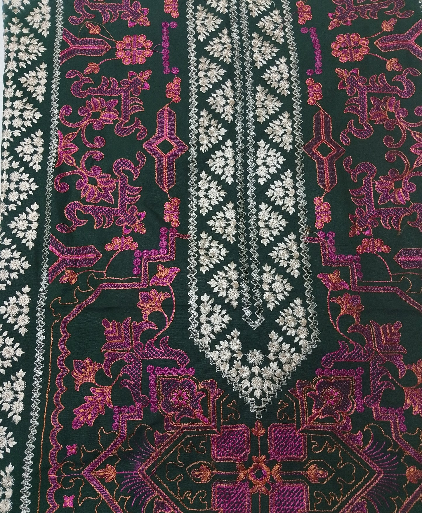 (R25-216) I Rahwaleen Embroidered Karandi Suit (3-Piece) | 🌿 Emerald Charm | Bareeze Prints