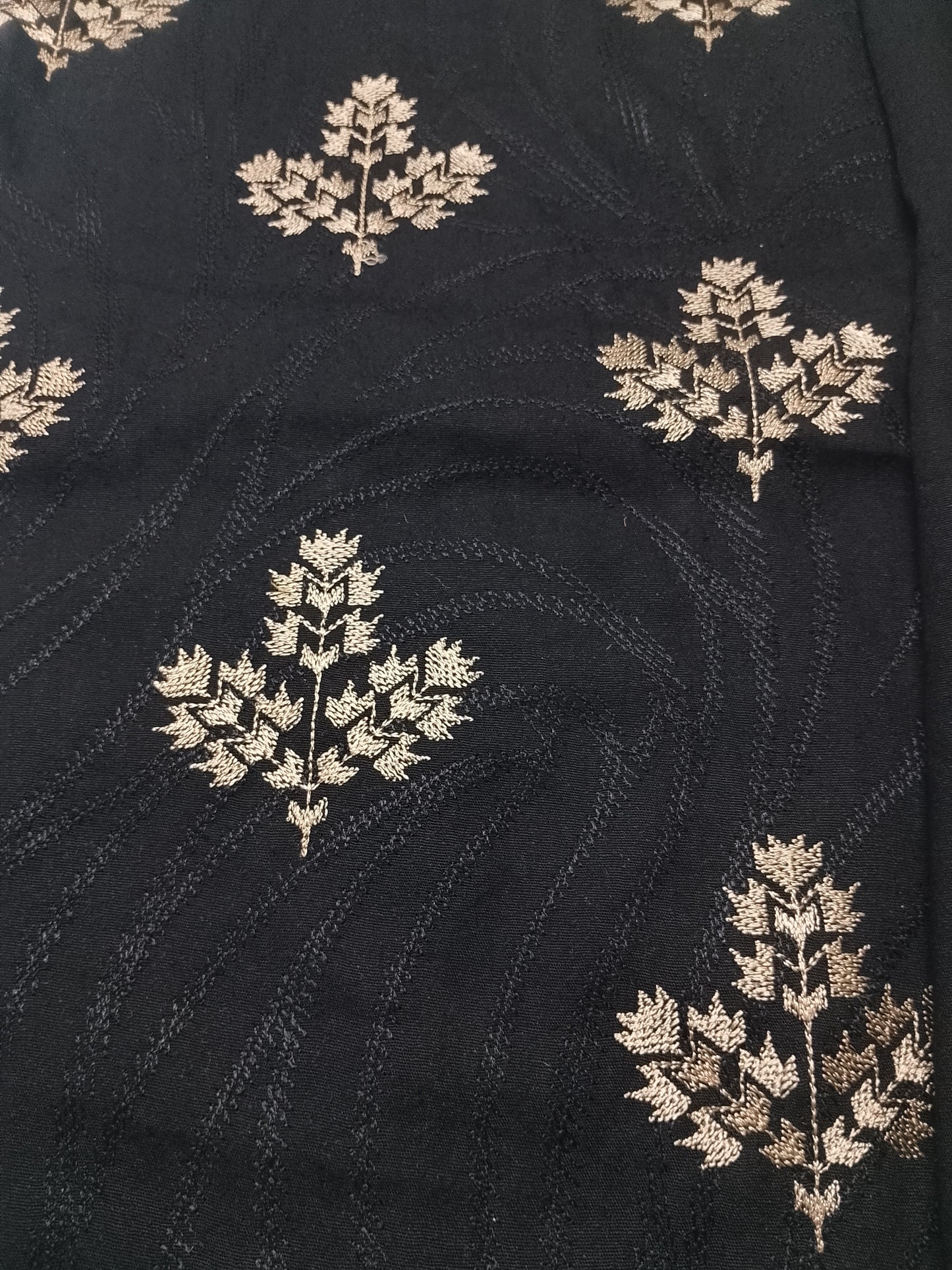 (R25-232) I Rahwaleen Embroidery Karandi Suit (3-Piece) | 🌟 Golden Aura | Bareeze Prints