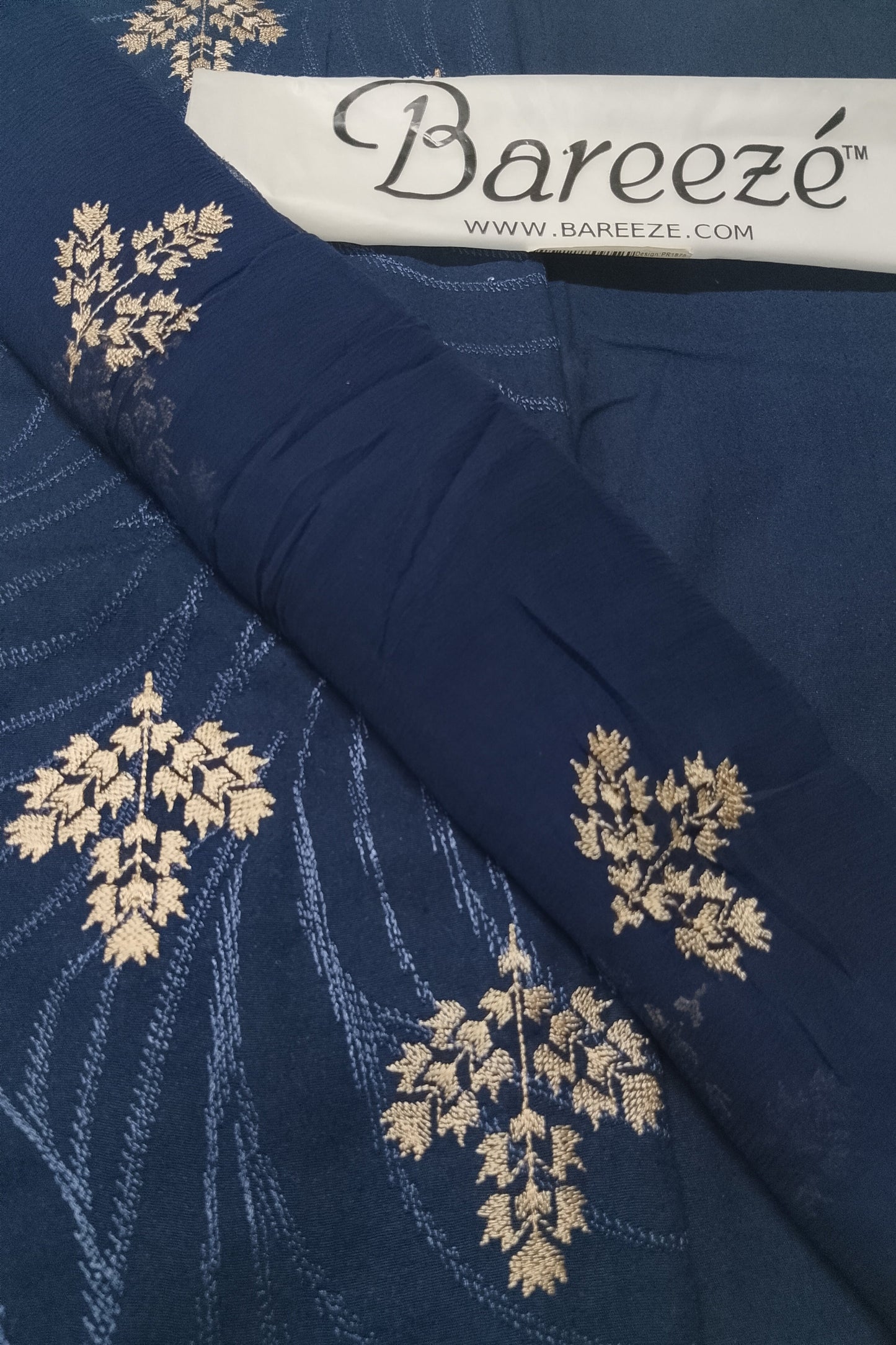 (R25-235) I Rahwaleen Embroidery Karandi Suit (3-Piece) | 🌌 Royal Midnight | Bareeze Prints