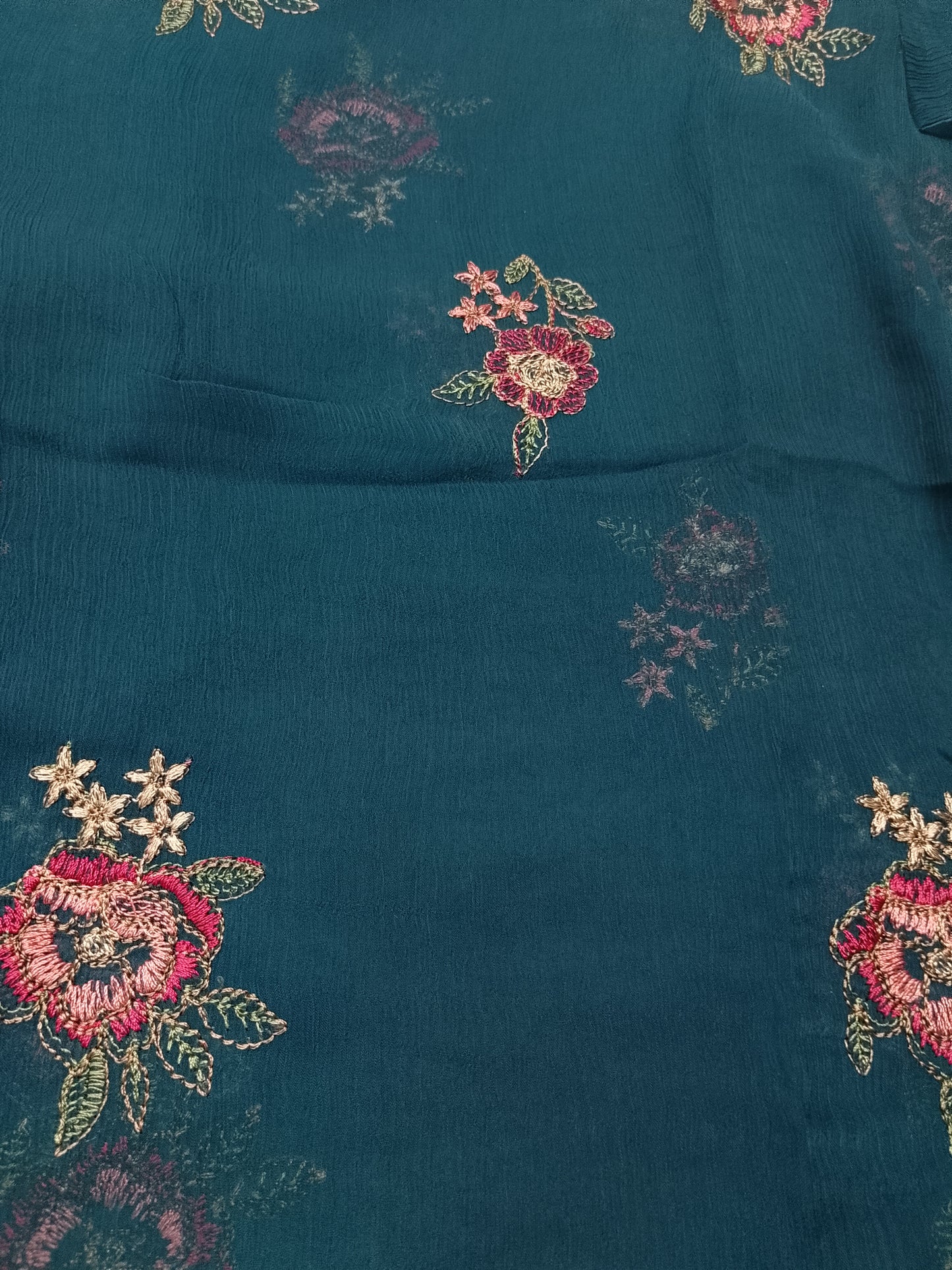 (R25-236) I Rahwaleen Embroidery Karandi Suit (3-Piece) | 🌷 Blush Garden | Bareeze Prints (Copy)