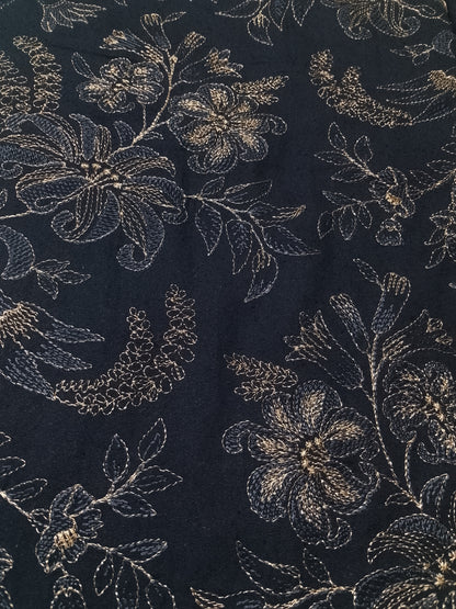 (R25-223) I Rahwaleen Embroidery Karandi Suit (3-Piece) | 🩶 Silver Dusk | Bareeze Prints