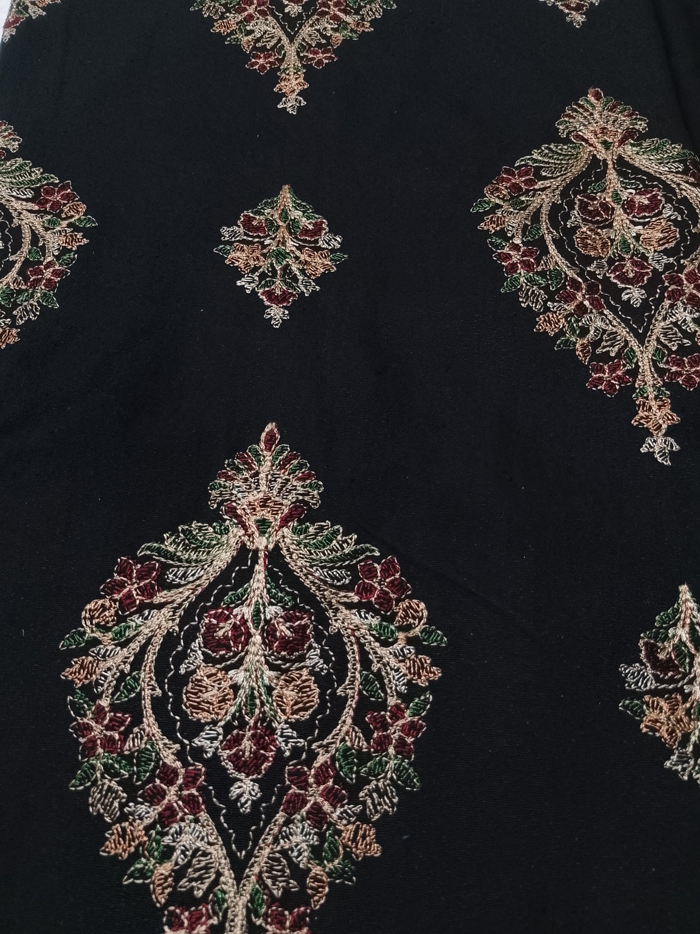 (R25-240) I Rahwaleen Embroidery Karandi Suit (3-Piece) | 🌑 Golden Noir | Bareeze Prints