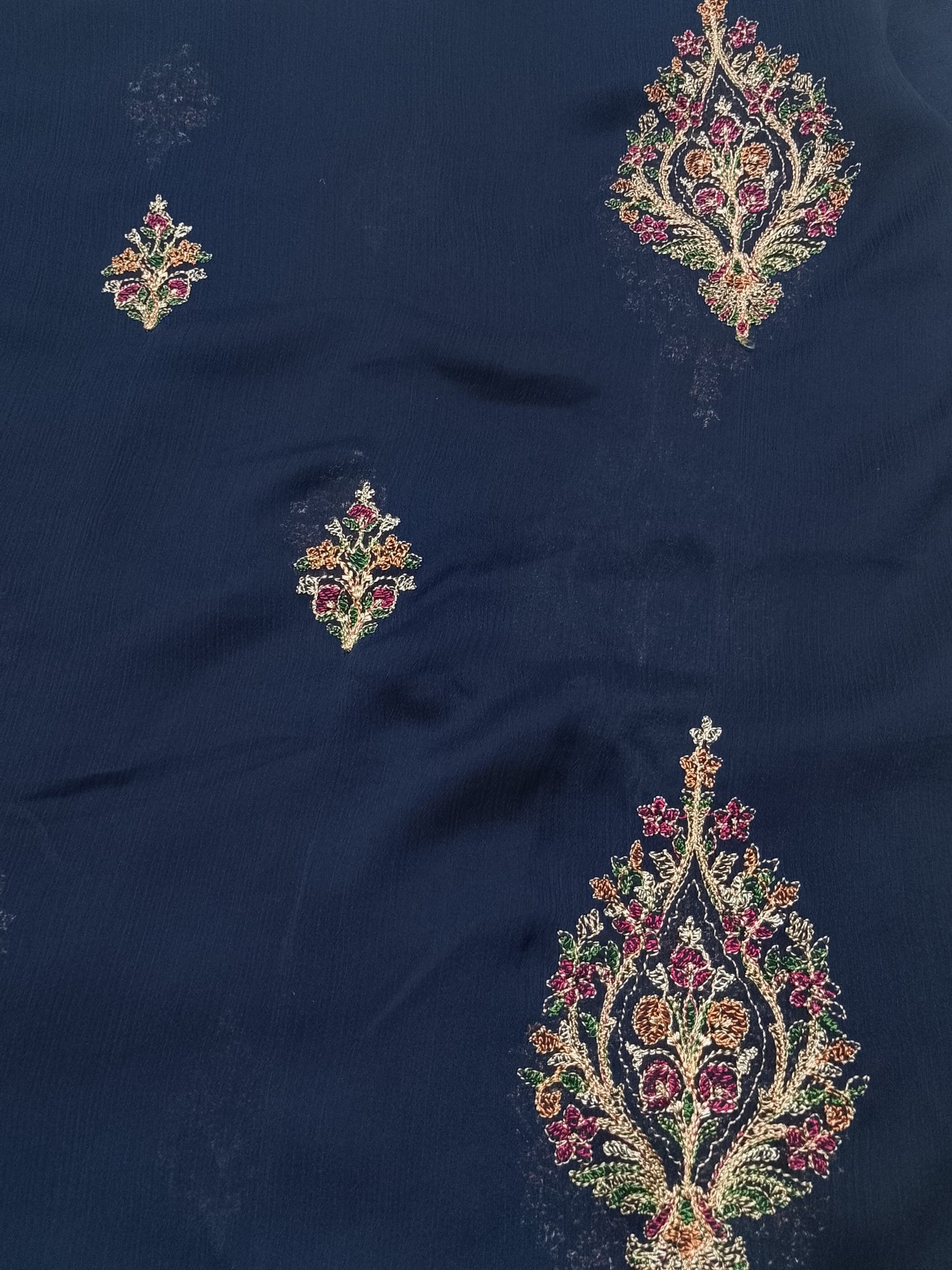 (R25-241) I Rahwaleen Embroidery Karandi Suit (3-Piece) | 🔷 Regal Sapphire | Bareeze Prints