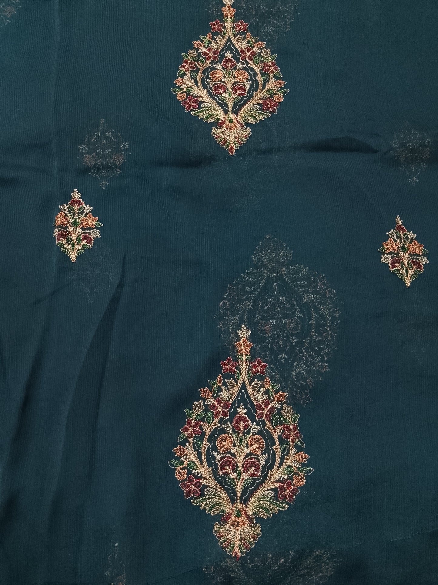 (R25-242) I Rahwaleen Embroidery Karandi Suit (3-Piece) | ⚜️ Zinc Charm | Bareeze Prints