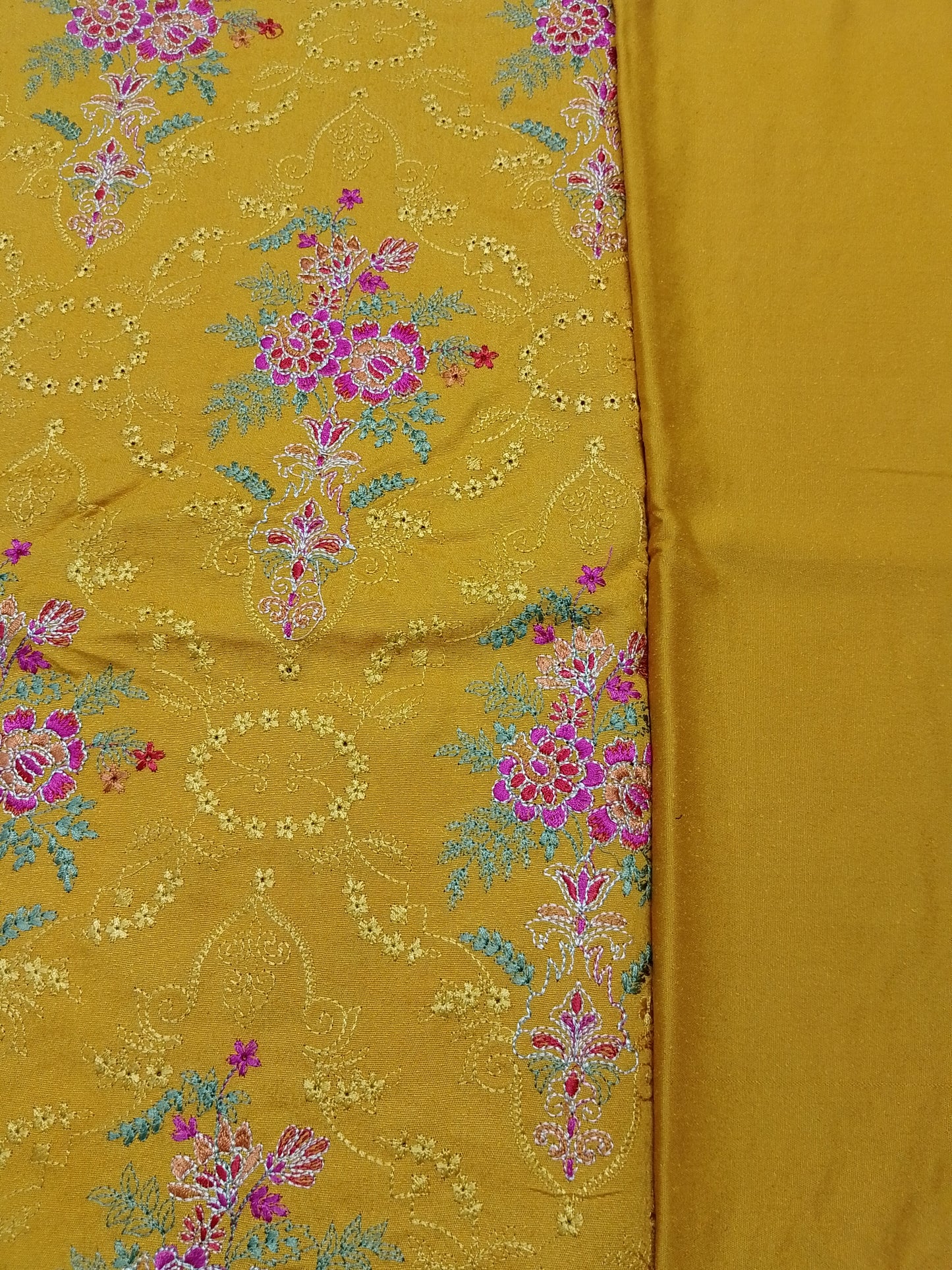 (R25-237) I Rahwaleen Embroidery Karandi Suit (3-Piece) | ☀️ Radiant Dawn | Bareeze Prints