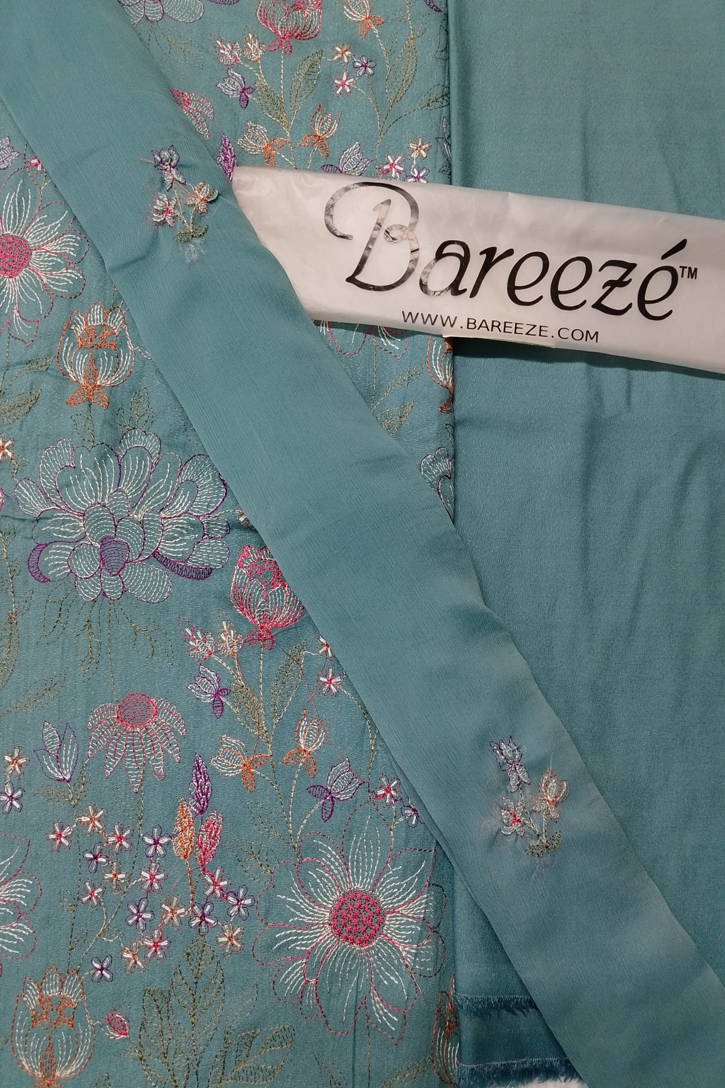 (R25-238) I Rahwaleen Embroidery Karandi Suit (3-Piece) | 🦋 Turquoise Harmony | Bareeze Prints