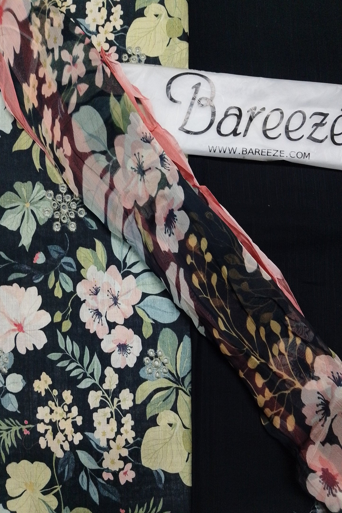 (R25-262) I Rahwaleen Printed Khaddar Suit (3-Piece) |         | Bareeze Prints