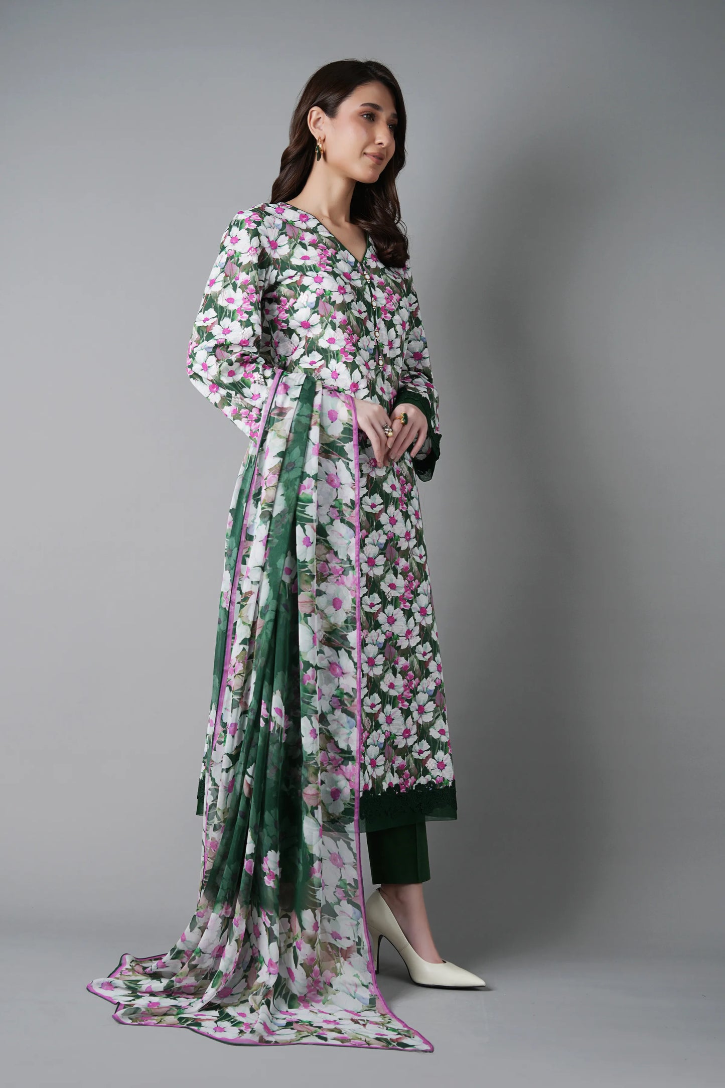 (R25-210) I Rahwaleen Printed Khaddar Suit (3-Piece) | 🌸 Blossom Whisper | Bareeze Prints